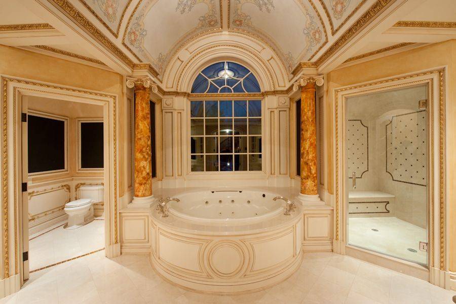 Интерьер в стиле барокко: ванная vs спальня