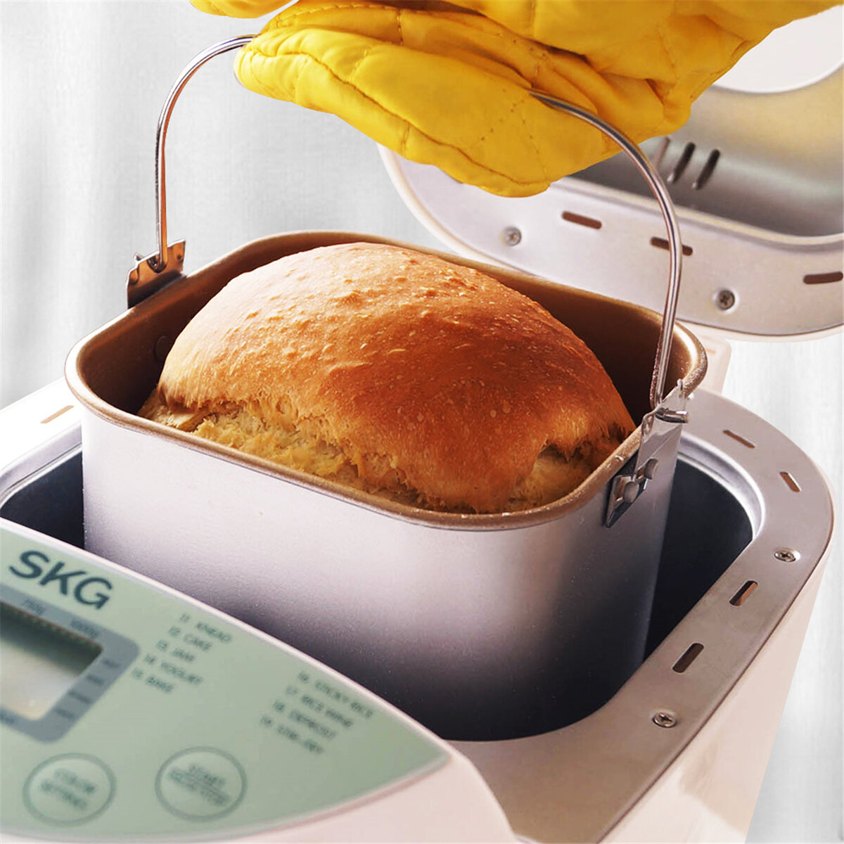 Хлебопечка хорошего качества. Хлебопечка Automatic Breadmaker TS-018s. Хлебопечка с хлебом. Выпечка из хлебопечки.