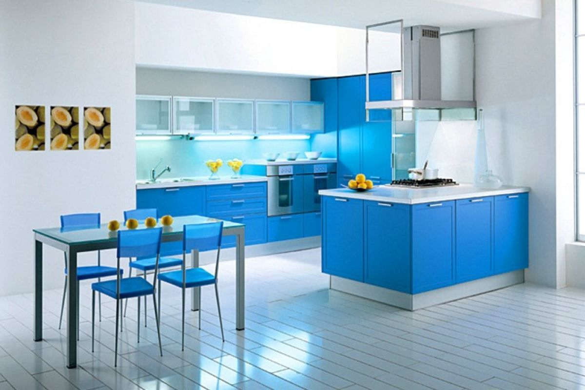 Синяя кухня. Синяя кухня Леруа Мерлен. Голубые кухни. Кухня в синем цвете. Кухня в голубом цвете.