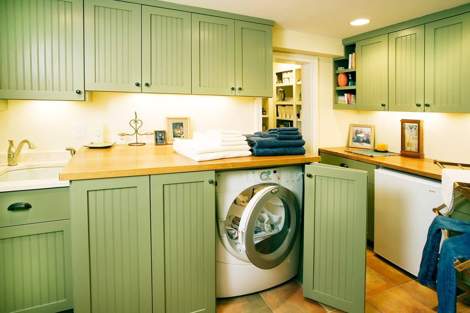 Как встроить стиральную машину в интерьер кухни: идеи планировки