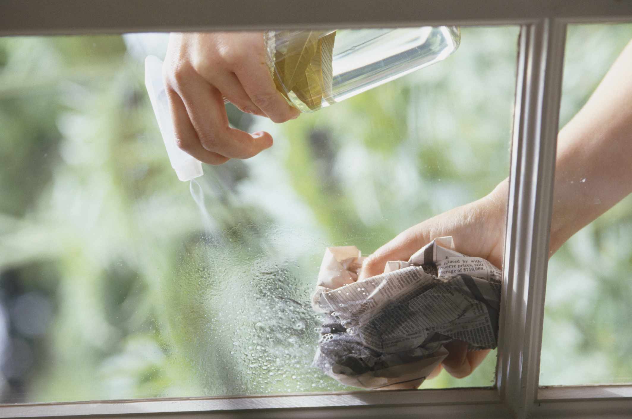 Как помыть окна без разводов (с иллюстрациями)