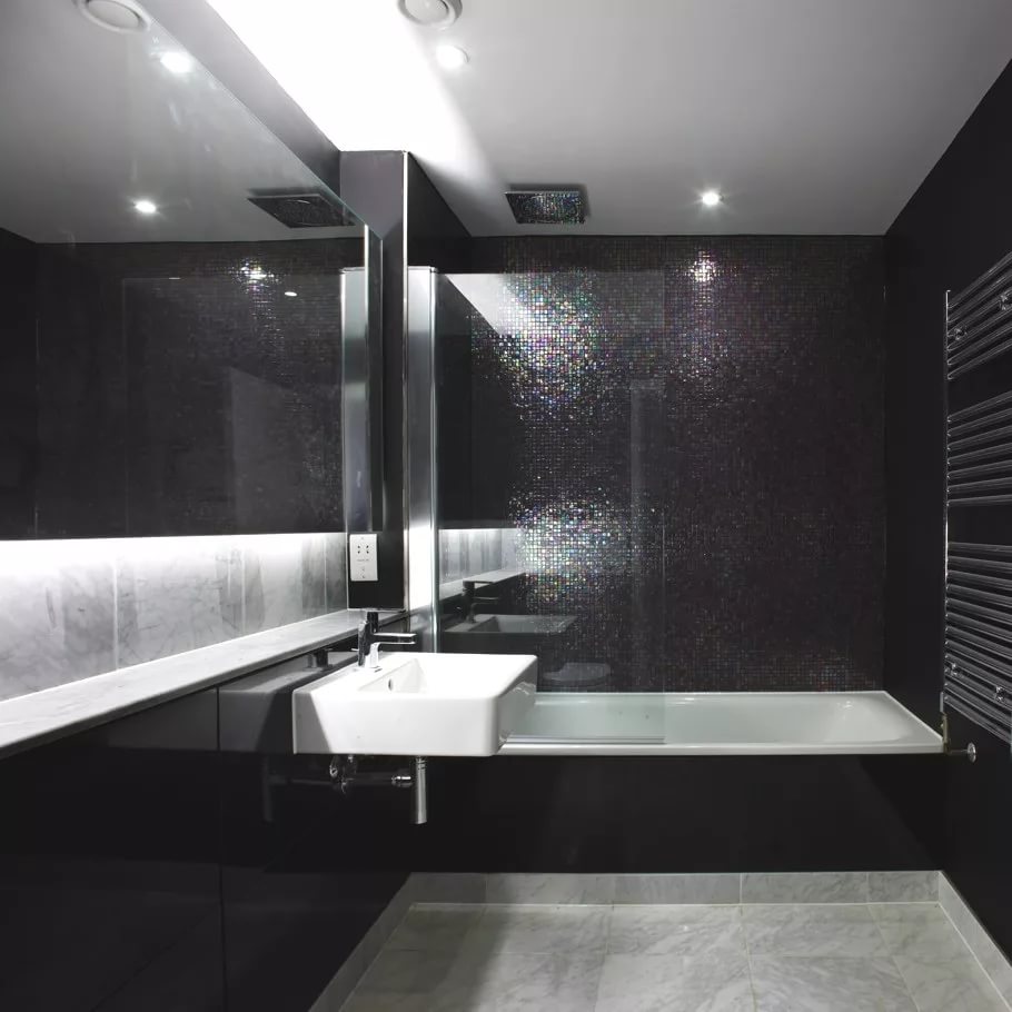 Черный цвет ванной - 75 фото необычных идей в интерьере ванной комнаты