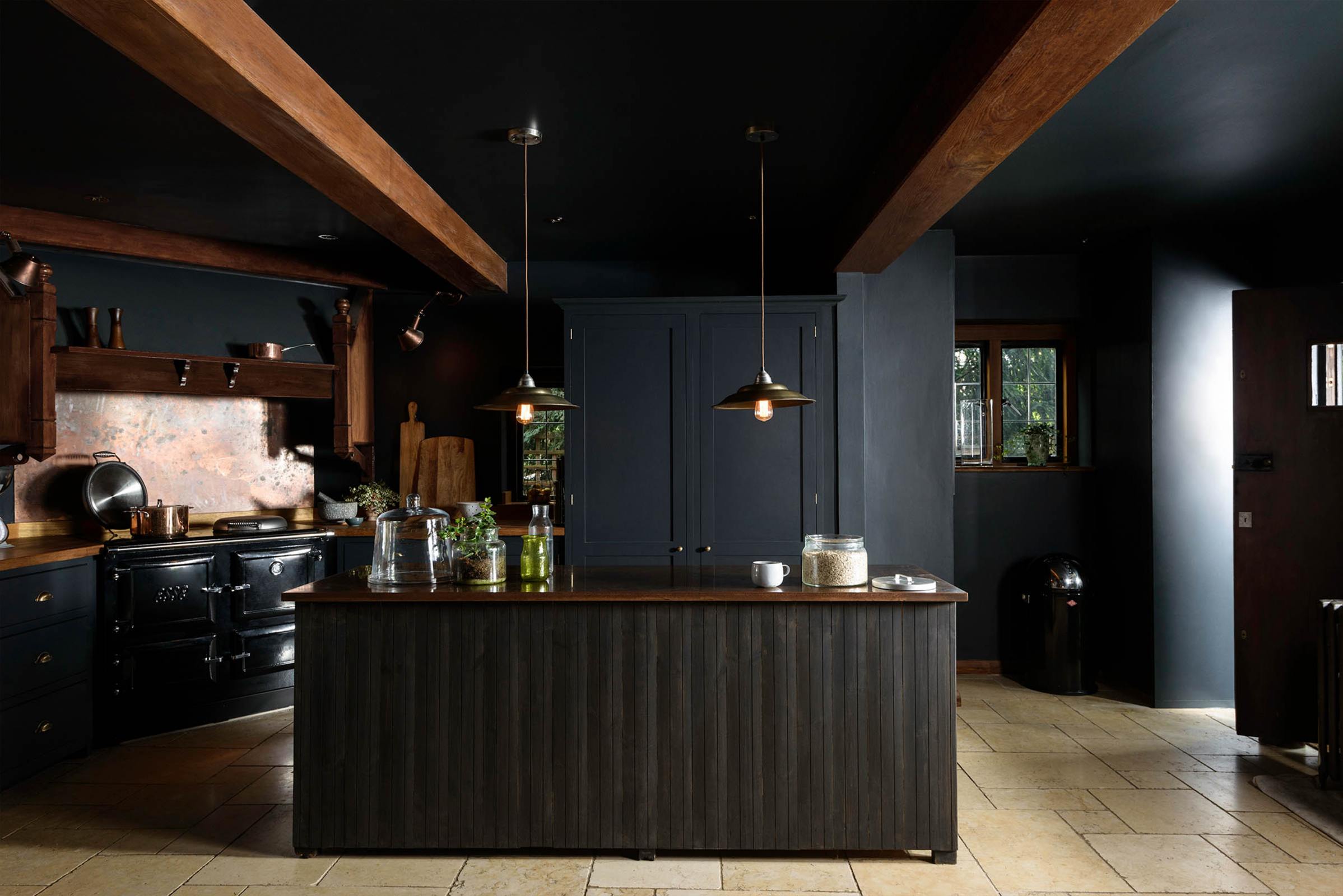 Дизайн темной кухни: правила оформления, 100+ реальных фото примеров