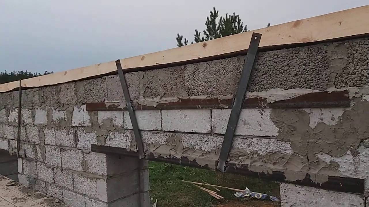 Крепление мауэрлата к газобетону на стене без армопояса