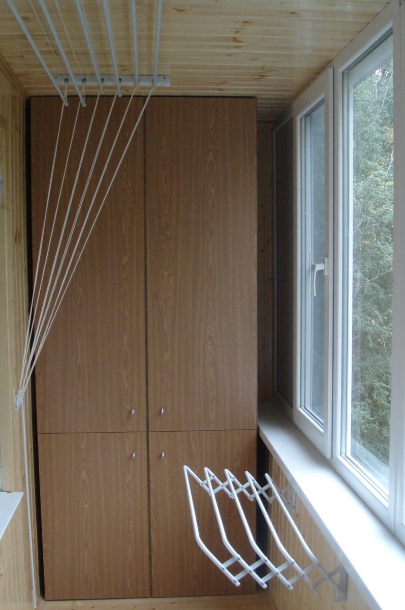 Потолочные сушилки для белья на балкон: пятерка популярных моделей, советы по выбору и установке. топ лучших брендов потолочных сушилок